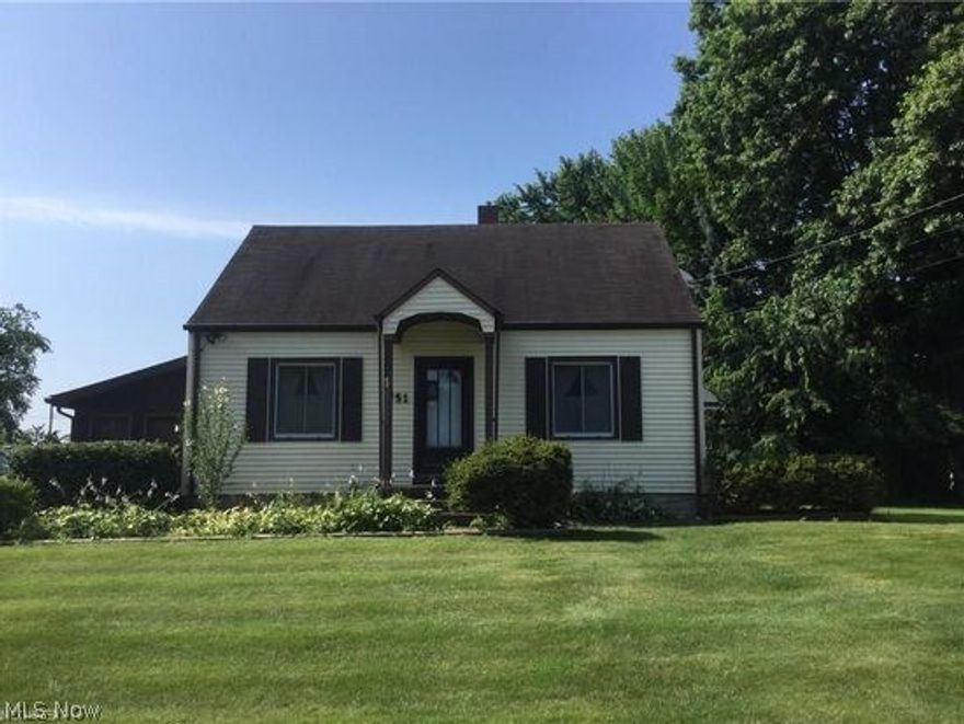 3 Bedroom/1 Bath home, kitchen with dine in area, 2 car detached garage, and full partially finished basement with washer and dryer connections.  Monthly rent is $695.00.  First months rent and deposit is required.  No smoking and no pets permitted.