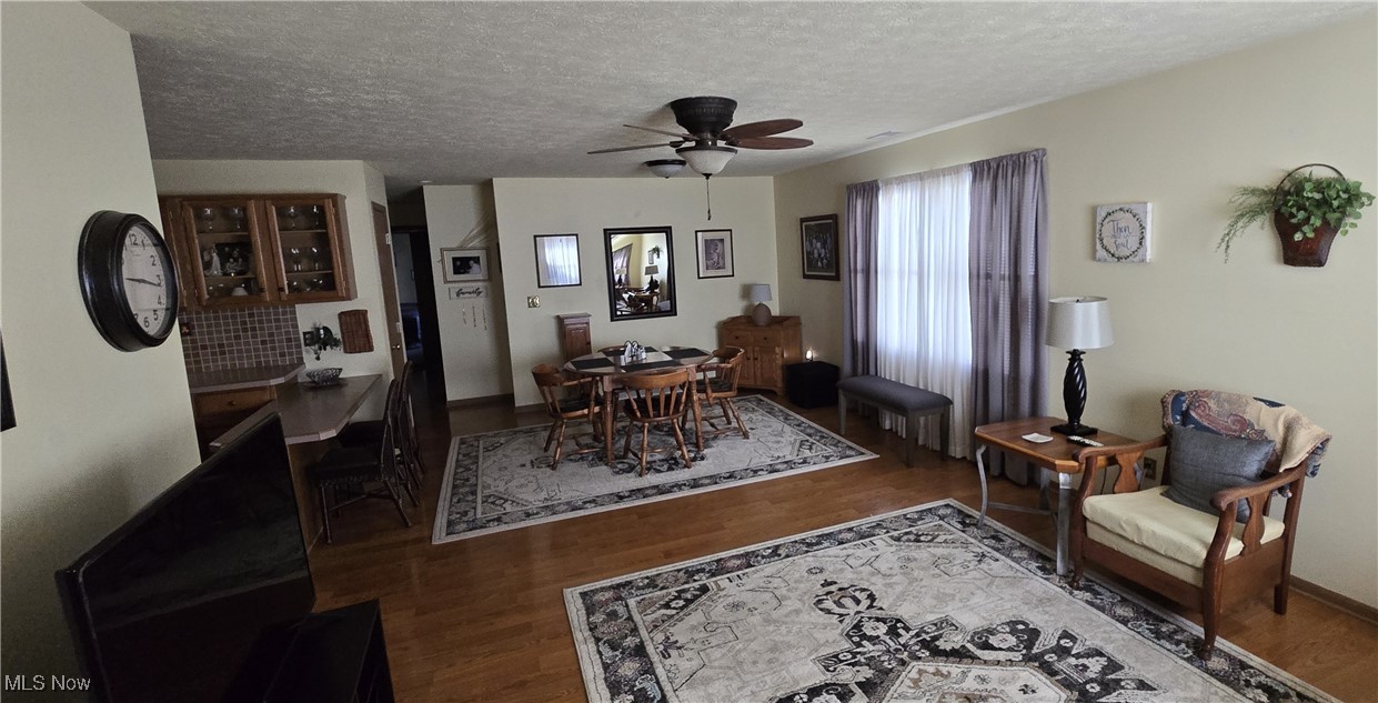 224 W Heatherwood Drive, Barberton, Ohio image 2