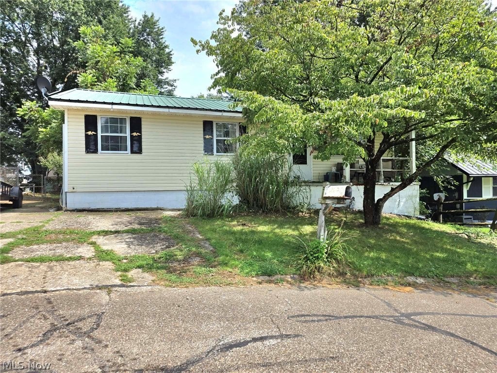 210 E 10th Street