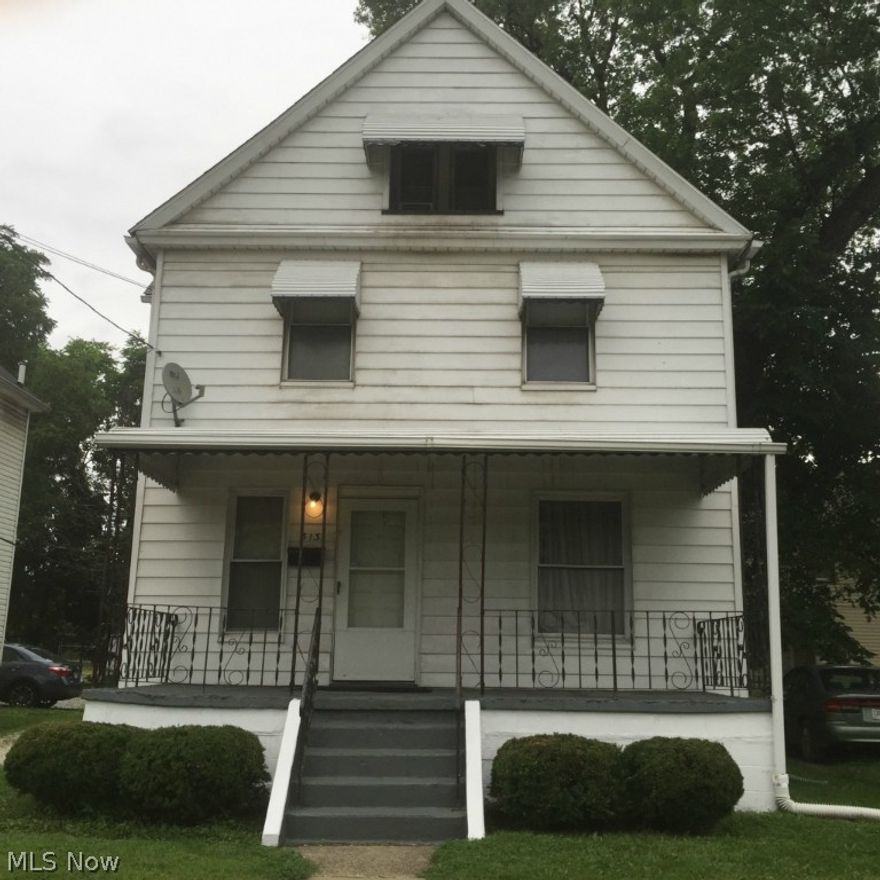 Great Investment Opportunity in this 5BR home near the University of Akron. This home currently used as a rental and makes $320-$340 per bedroom. Home warranty offered! Don't miss out.  Buyer will be able to find their own tenants.