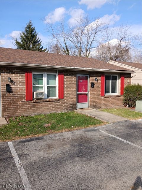 Apartment For Rent - 31 Elm Street #B3<br/> Struthers, OH 44471