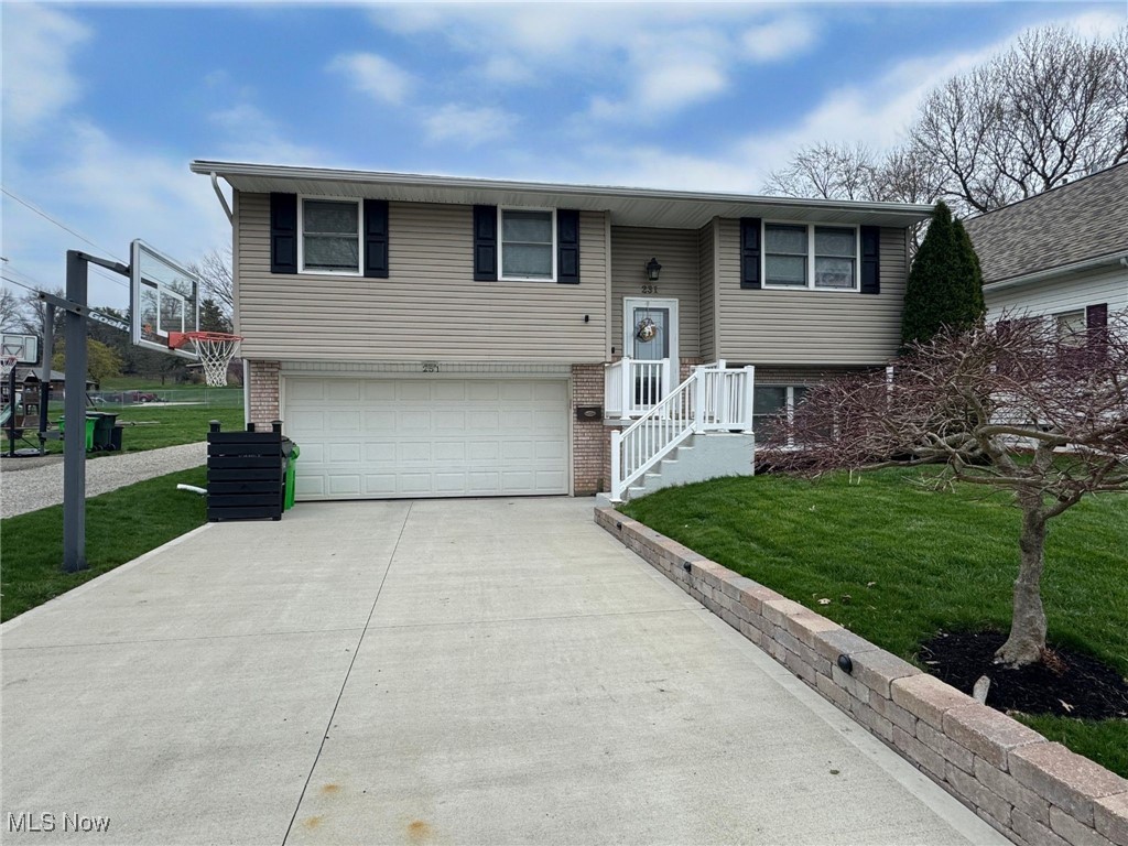 231 Glenview Avenue, Dover, Ohio image 1