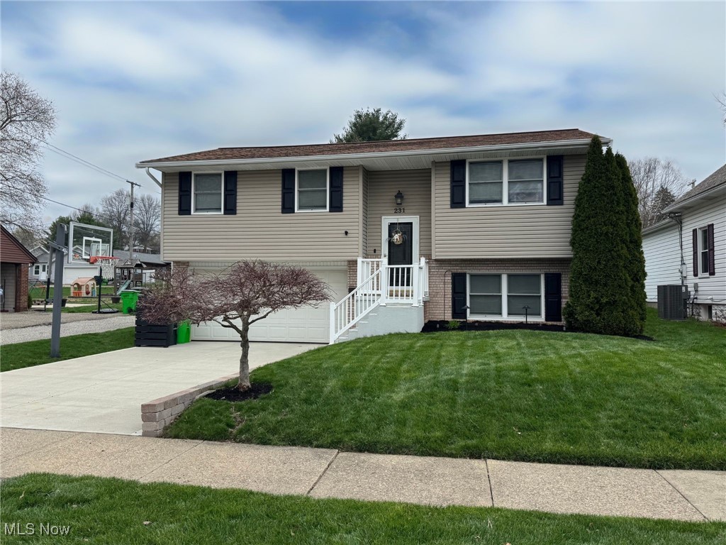 231 Glenview Avenue, Dover, Ohio image 2