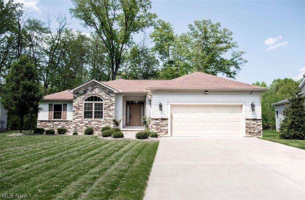 Photo of 101 Muirfield, Warren, OH 44484 (MLS # 5211356)