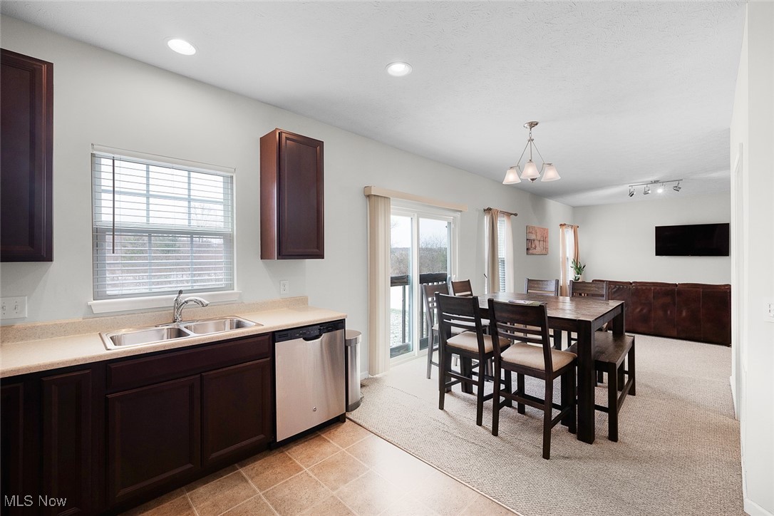 3490 Shadow Ledge Drive, Twinsburg, Ohio image 4