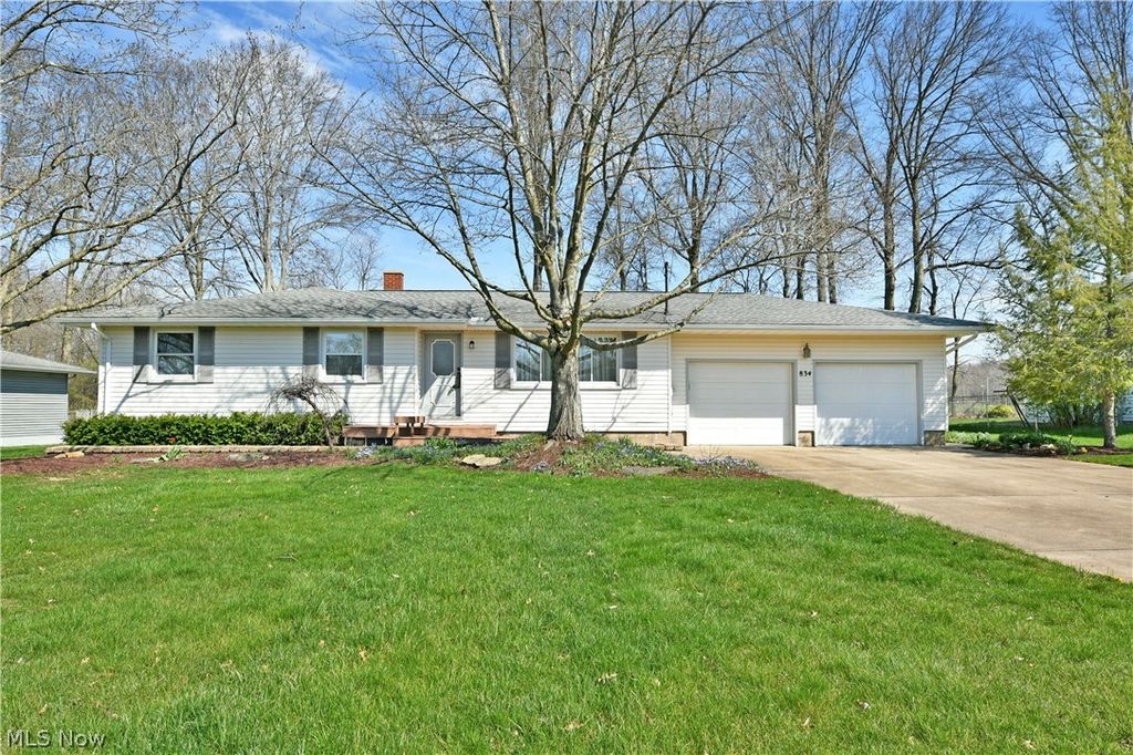 Photo of 834 Pleasant Street, Warren, OH 44483 (MLS # 5200126)