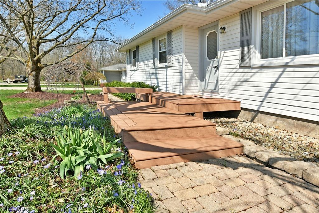 Photo of 834 Pleasant Street, Warren, OH 44483 (MLS # 5200126)