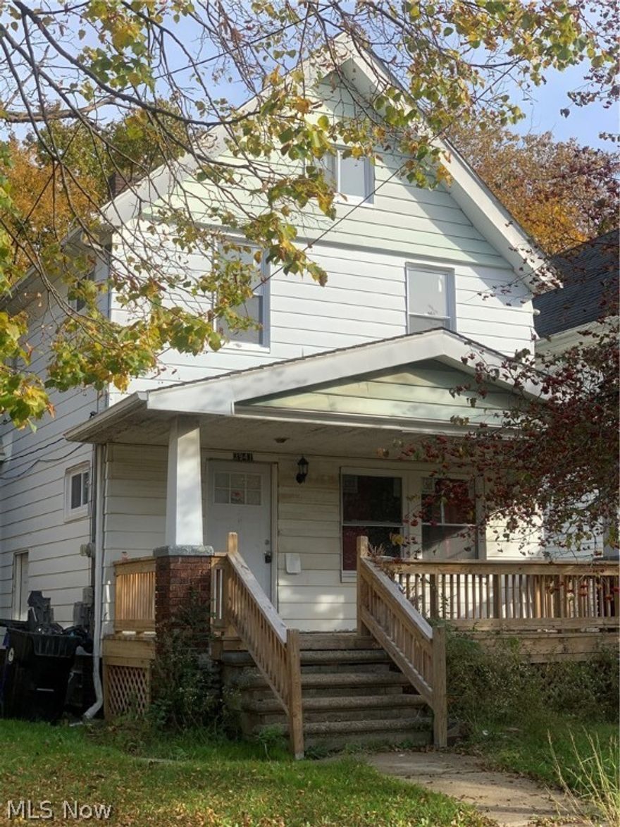 Investor Special! 3 Bedroom Single Family that needs finishing, electrical and glass blocks in, needs to be finished, Lots of potentials, the house is empty and nothing to see. House sold as-is. Hurry and don't pass up on this special deal.