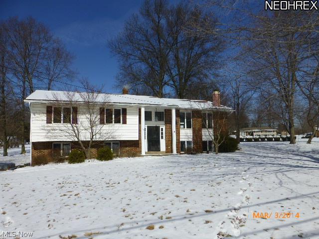 Great Looking Bi-Level style home with lots to offer its new owner! Walking distance to Manchester High School! 3 bedrooms! Recently updated! New Carpet, vinyl flooring, new paint! Rear wood Deck, Built-in 2 car garage. Great Value! Sold As-Is. No seller paid inspections or repairs. Offer must have earnest money as a Cashiers Check to the Listing Agency with buyer named as the remitter. Need preapproval or proof of funds documentation. No exceptions. This property is eligible under the Freddie Mac First Look Initiative through 3/23/2014.