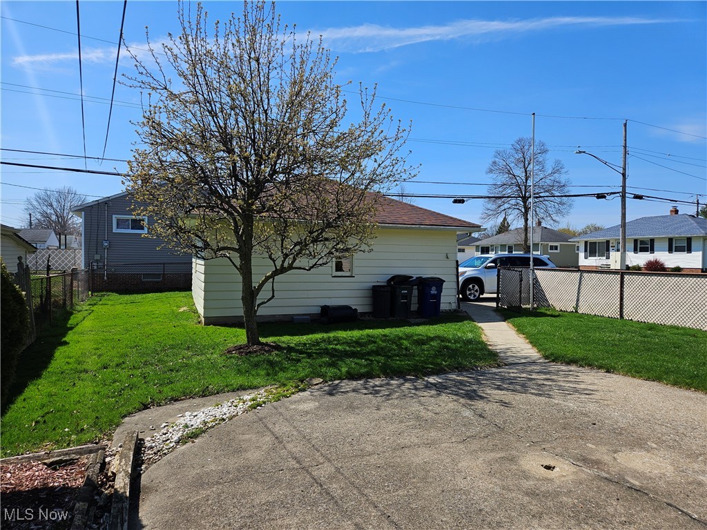 9127 Biddulph Road, Brooklyn, Ohio image 33