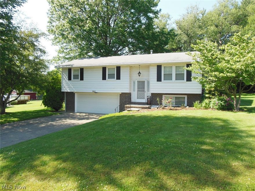 Country Feel Yet Minutes from Washington Square. Nice starter 3 bedroom home on .563 acre. Master has half bath. Large deck overlooking woods. Side lot has storage shed. Rec room bar on lower level. Some updates including furnace, A/C. Sliding door to deck has fresh paint.