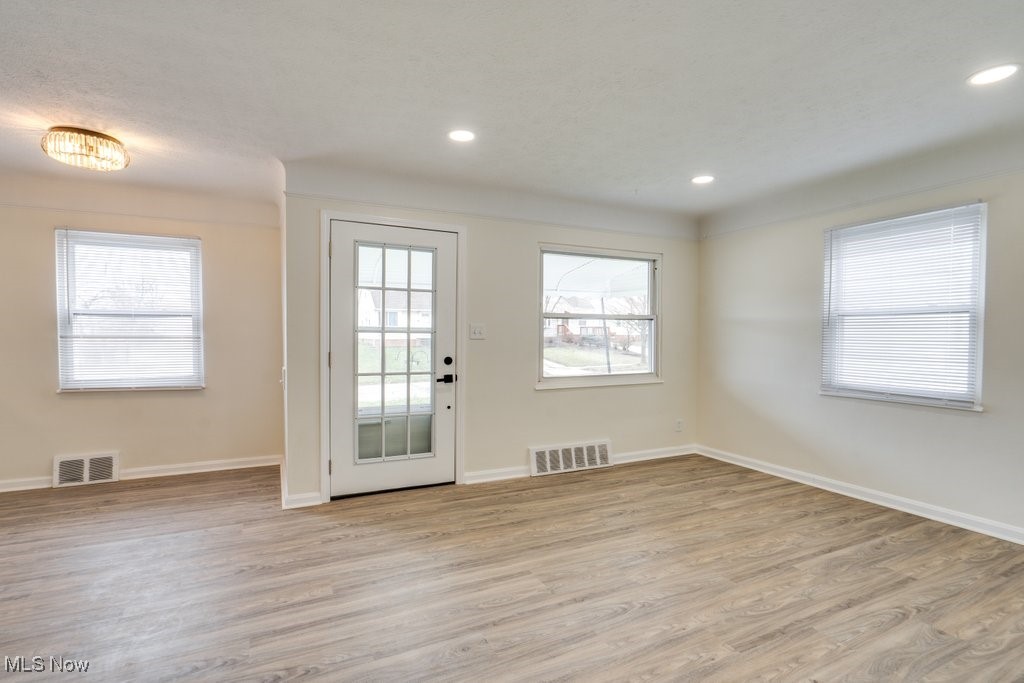 15705 Benhoff Drive, Maple Heights, Ohio image 7