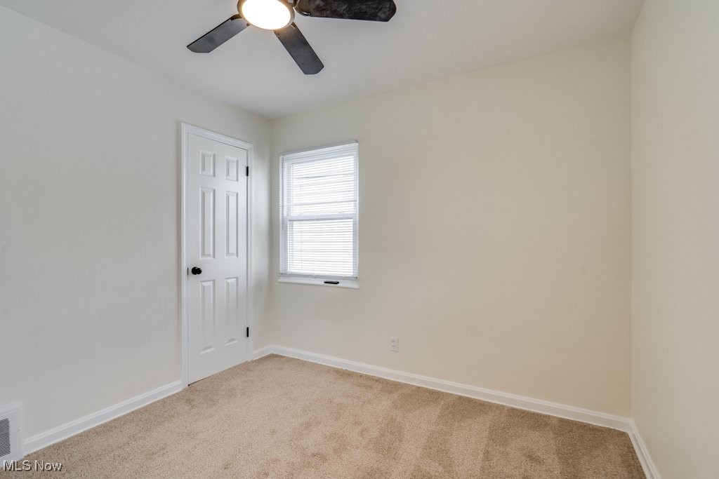 15705 Benhoff Drive, Maple Heights, Ohio image 9