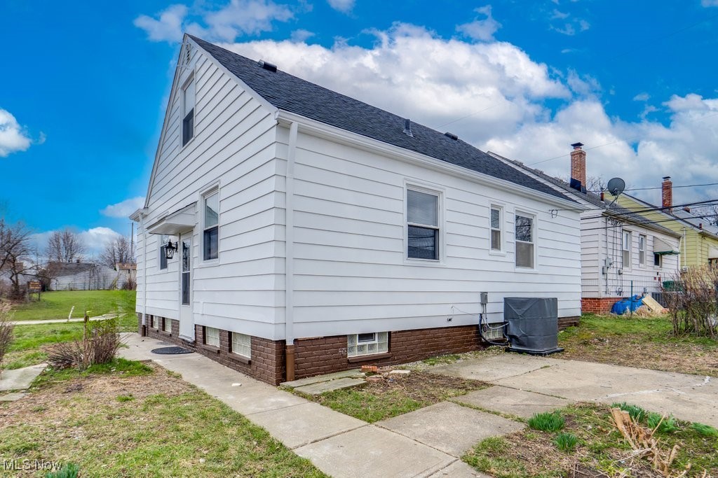 15705 Benhoff Drive, Maple Heights, Ohio image 22
