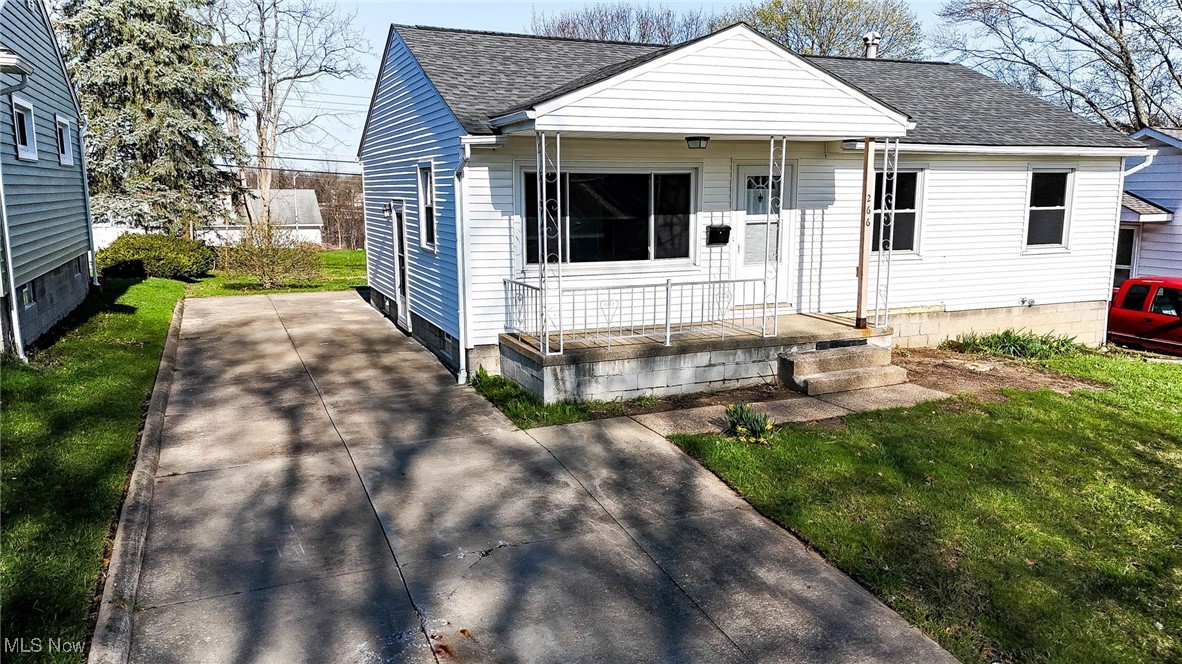 266 Lynn Drive, Cuyahoga Falls, Ohio image 2