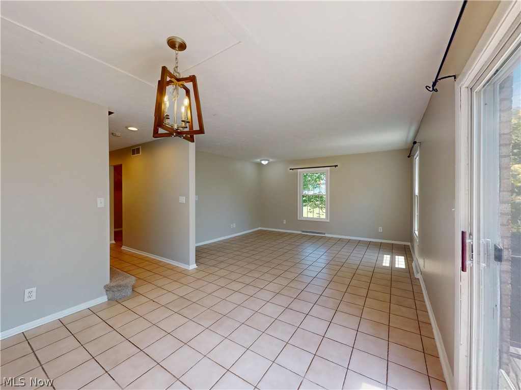 824 S Chillicothe Road 14