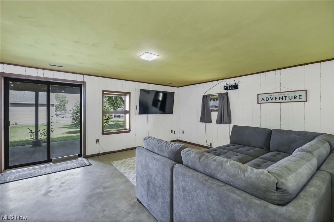 Lake Harbor Villa - Residential