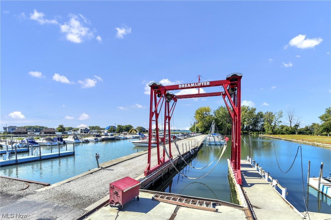 Lake Harbor Villa - Residential