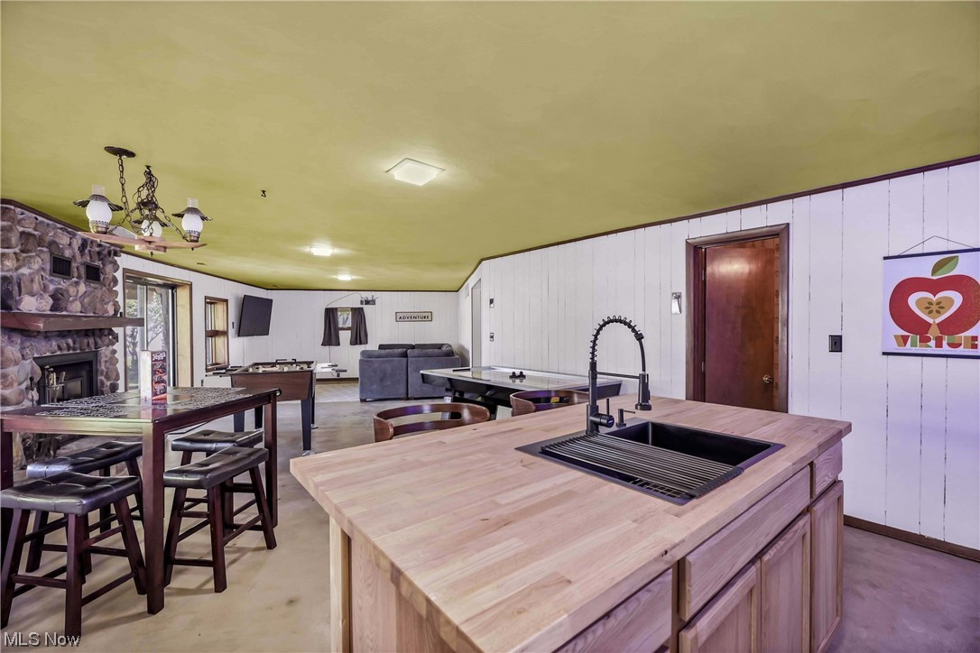 Lake Harbor Villa - Residential