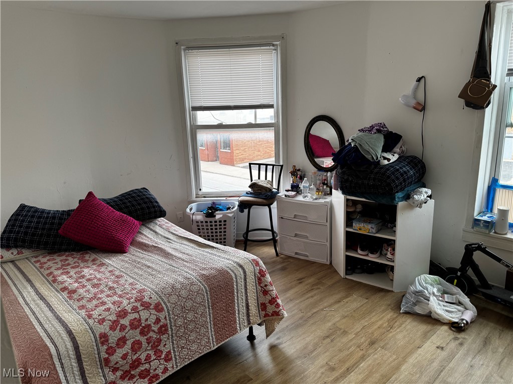 Hoyt - Commercial Sale