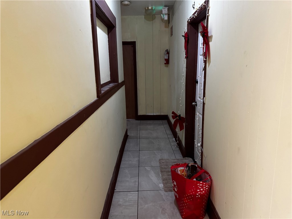 Hoyt - Commercial Sale