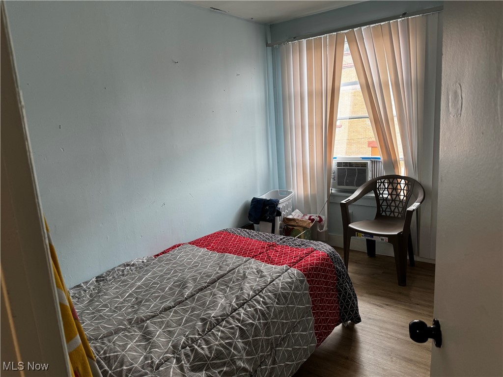 Hoyt - Commercial Sale