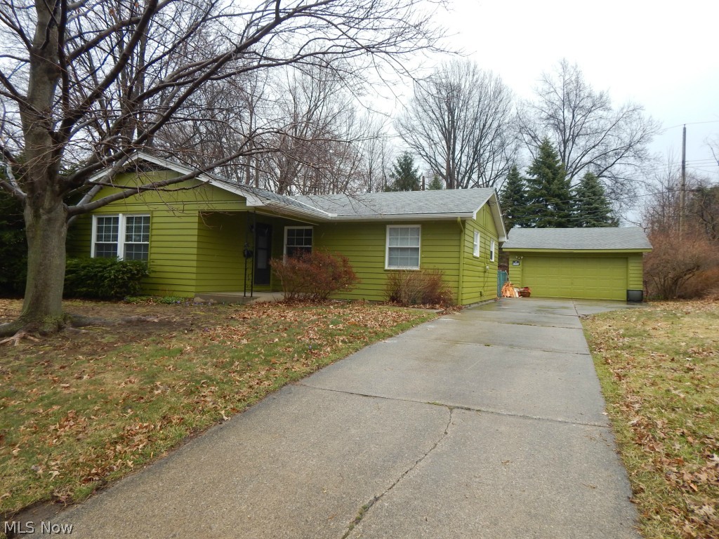 3 Bedroom Ranch. Estate sale as is. Home has great bones, and great mechanical systems. Roof and furnace are newer.
Home needs TLC. Hardwood under living room and dining room carpet.
Newer windows, full basement, 2 car DT garage.
AS IS, seller will do no updates.