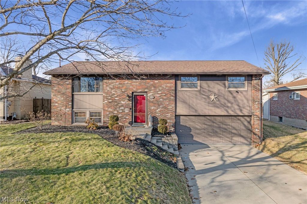 Photo of 216 Beechwood Boulevard, Wintersville, OH 43953 (MLS # 5188684)