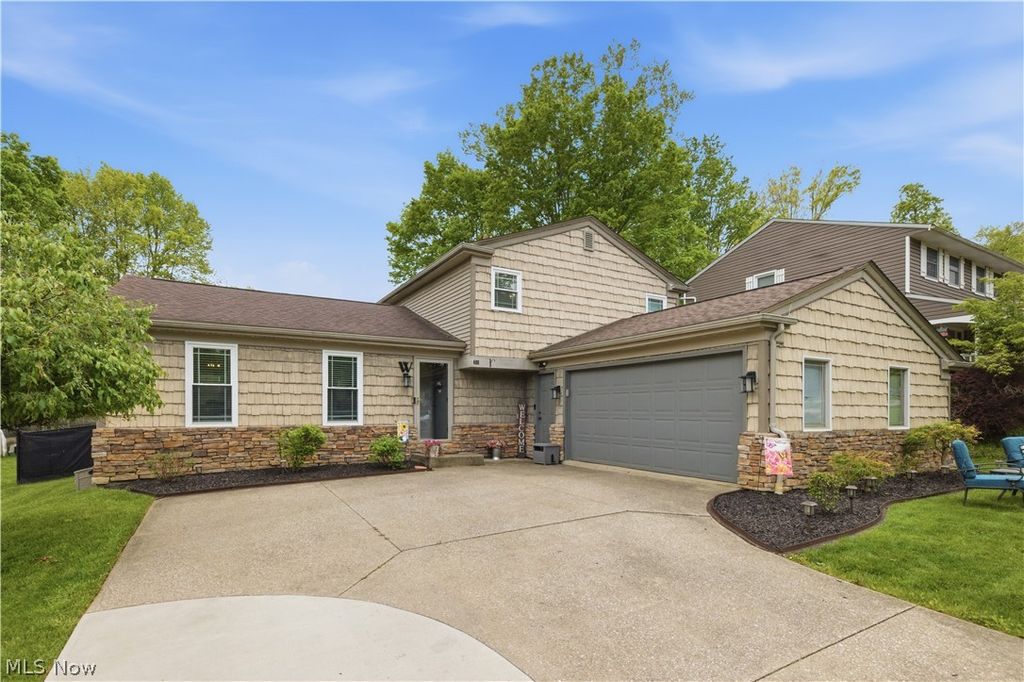 Photo of 488 Woodlake Drive, Medina, OH 44256 (MLS # 5209941)