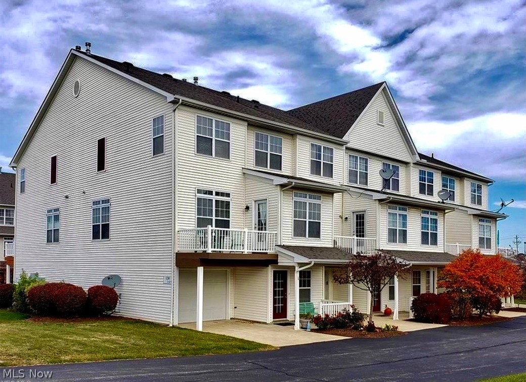 Chapman Grove Village Twnhms Sub Ph 2 - Residential