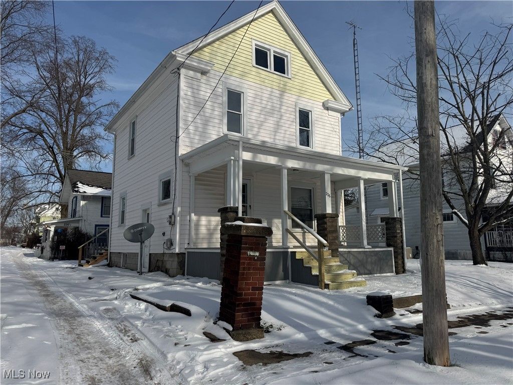 Photo of 226 E 10th Street, Ashland, OH 44805 (MLS # 5177627)