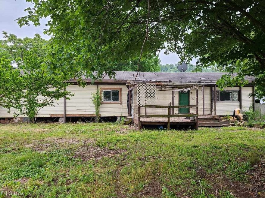 Looking for a project? Take a look at this large one floor home in Minerva schools. Priced to sell!