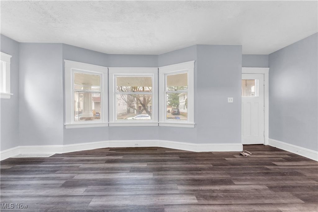 Photo of 3209 W 92nd Street, Cleveland, OH 44102 (MLS # 5175107)