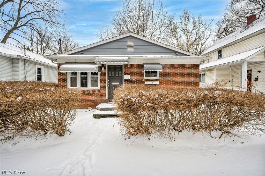 Photo of 7 Smith Court, Elyria, OH 44035 (MLS # 5188464)