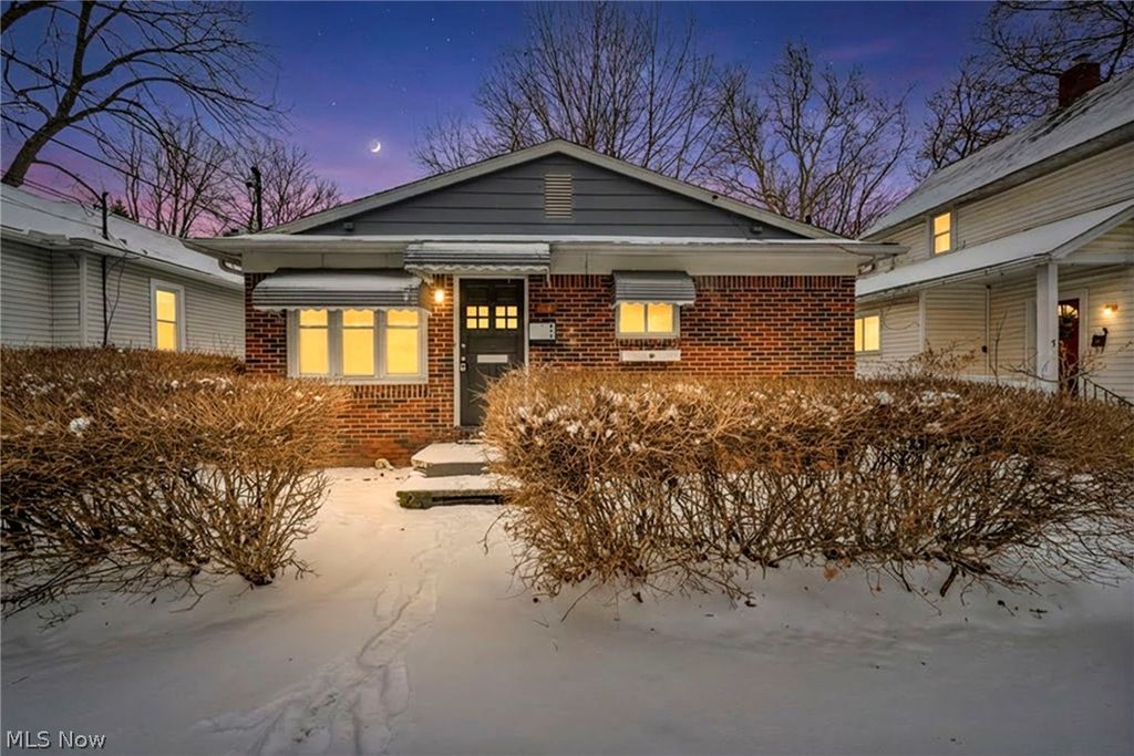 Photo of 7 Smith Court, Elyria, OH 44035 (MLS # 5188464)