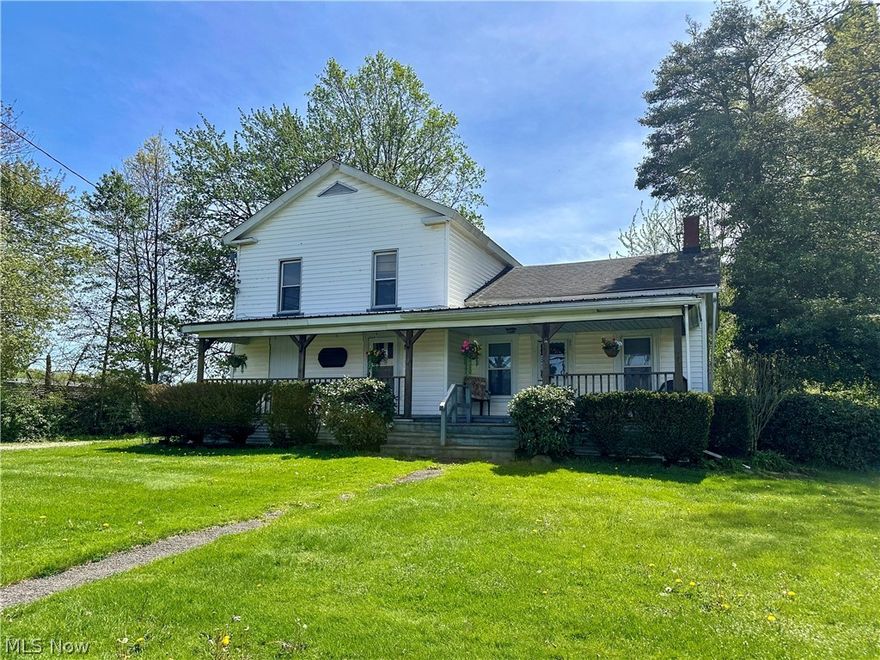 Excellent investment opportunity! Conveniently located near schools and shopping, this four-unit complex boasts a strong rental history with two first-floor units and two on the second floor. The main bottom unit, which has its own separate entrance, offers great potential for a small business or office space, while the remaining three units provide generous, well-proportioned living space. A four-car garage is conveniently located at the rear of the property for ample parking and storage, while guest parking is located in the front. The building is serviced by all city utilities, and each unit is equipped with its own electric meter. Don't miss out on this prime investment prospect.