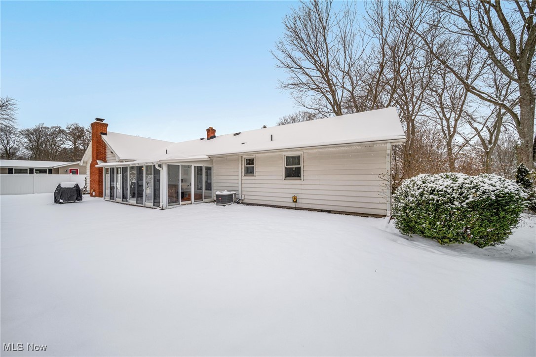 7497 Hollycroft Lane, Mentor, Ohio image 32