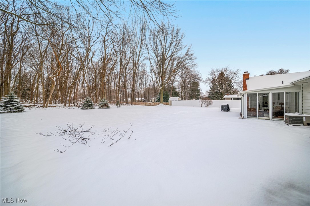 7497 Hollycroft Lane, Mentor, Ohio image 31