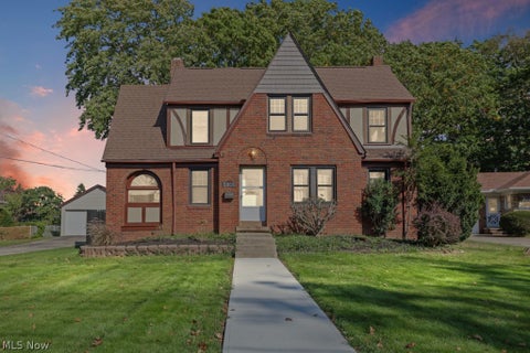 Photo of 5901 Twin Lakes Drive, Parma, OH 44129 (MLS # 5252950)