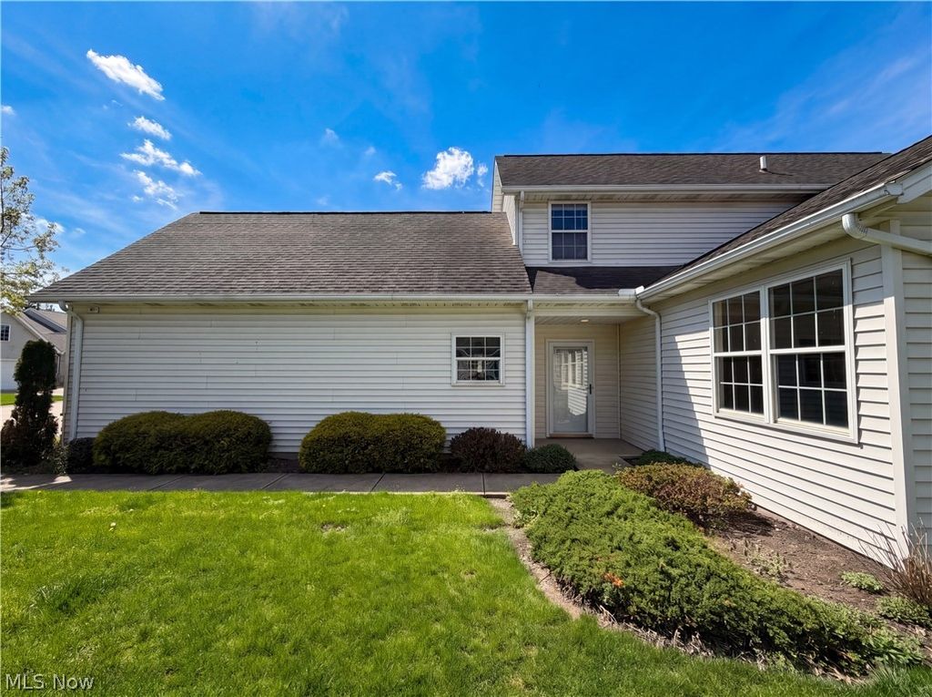 Photo of 8757 Roberts Court, Olmsted Falls, OH 44138 (MLS # 5202947)