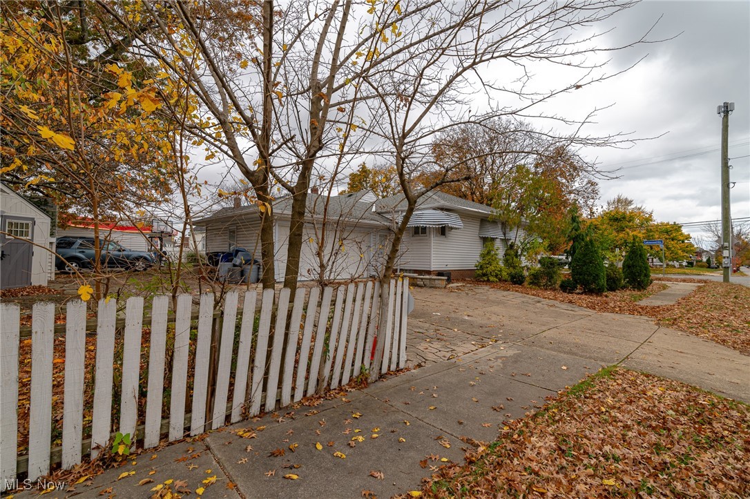 13901 Lakewood Heights Boulevard, Lakewood, Ohio image 25