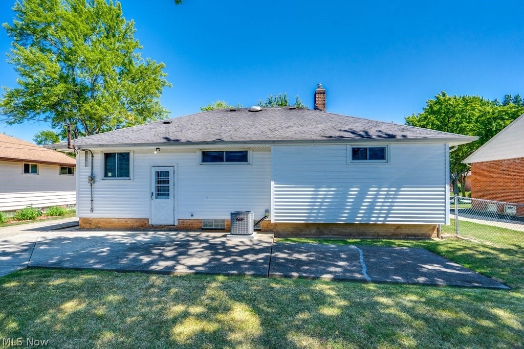 6982 Maplewood Road