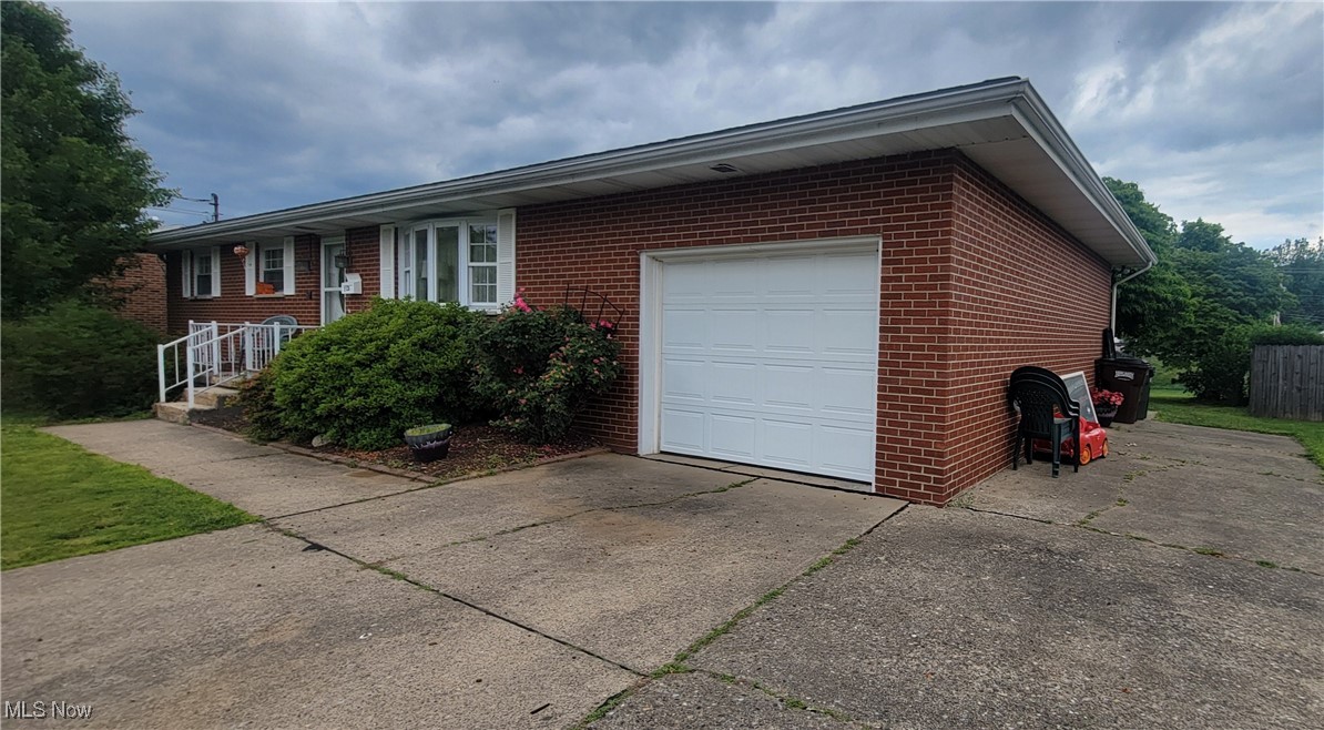 2126 Mctaggart Street, Belpre, Ohio image 4