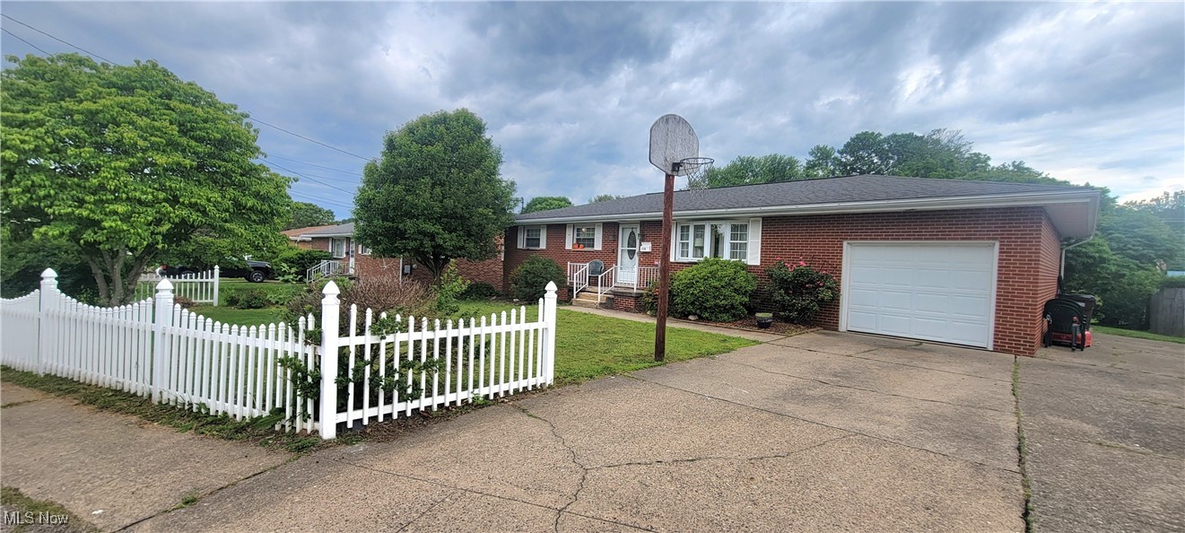 2126 Mctaggart Street, Belpre, Ohio image 2