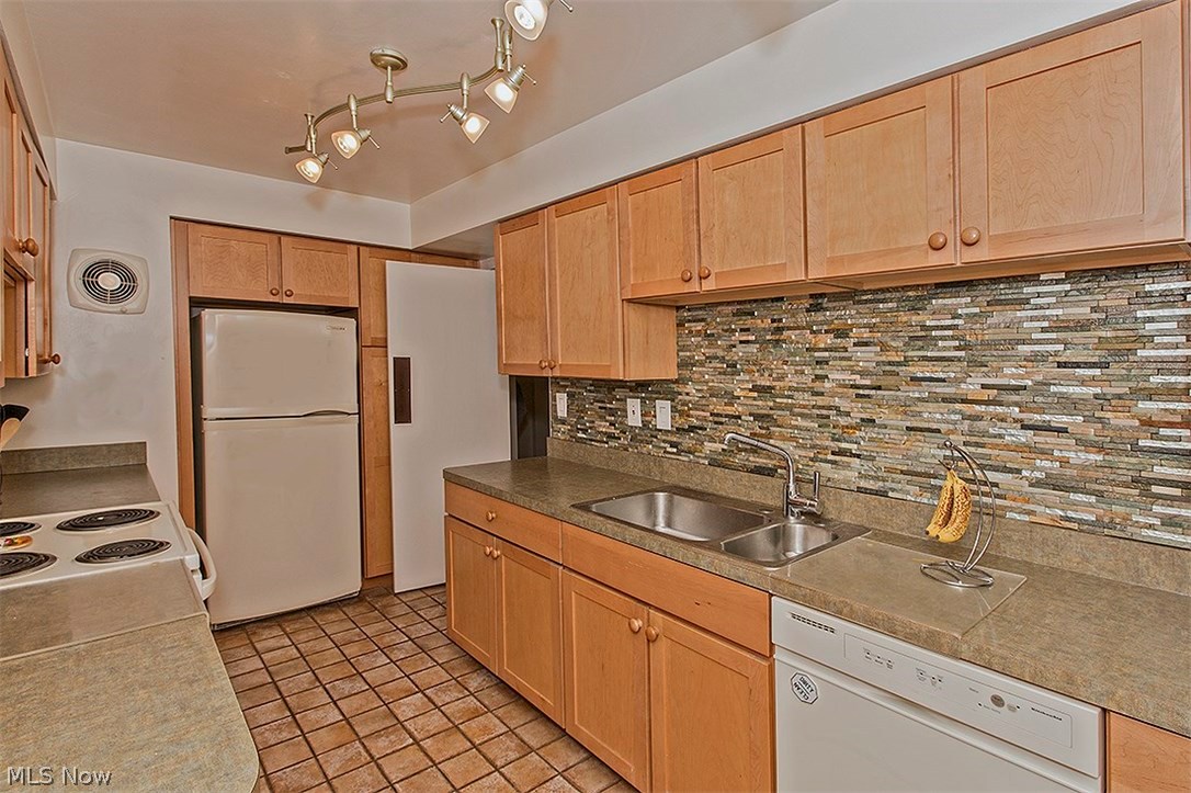 Shaker Towers Condo - Residential