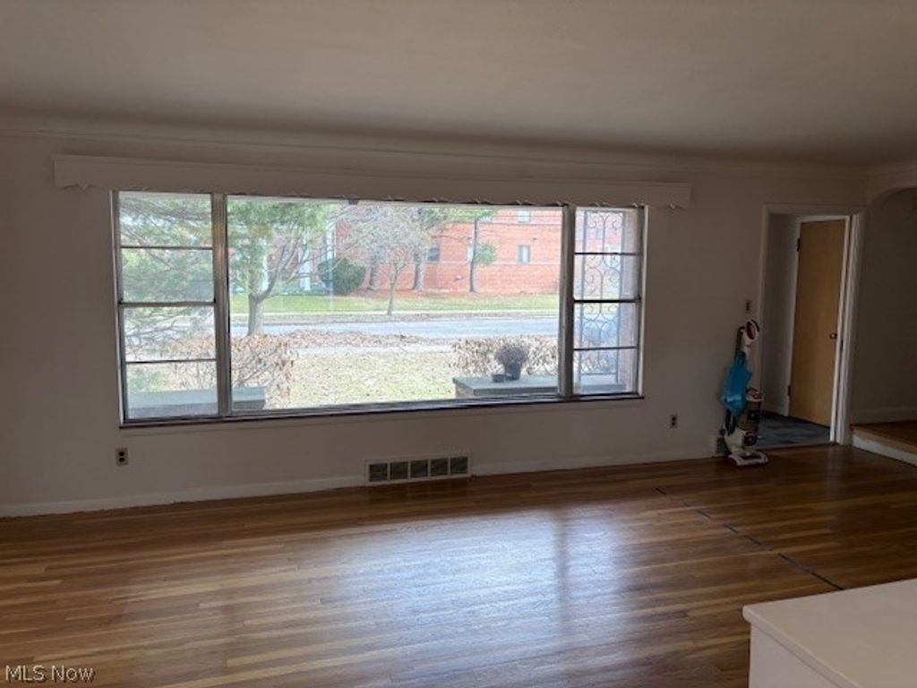 Photo of 1384 Cleveland Heights Boulevard, Cleveland Heights, OH 44121 (MLS # 5185941)