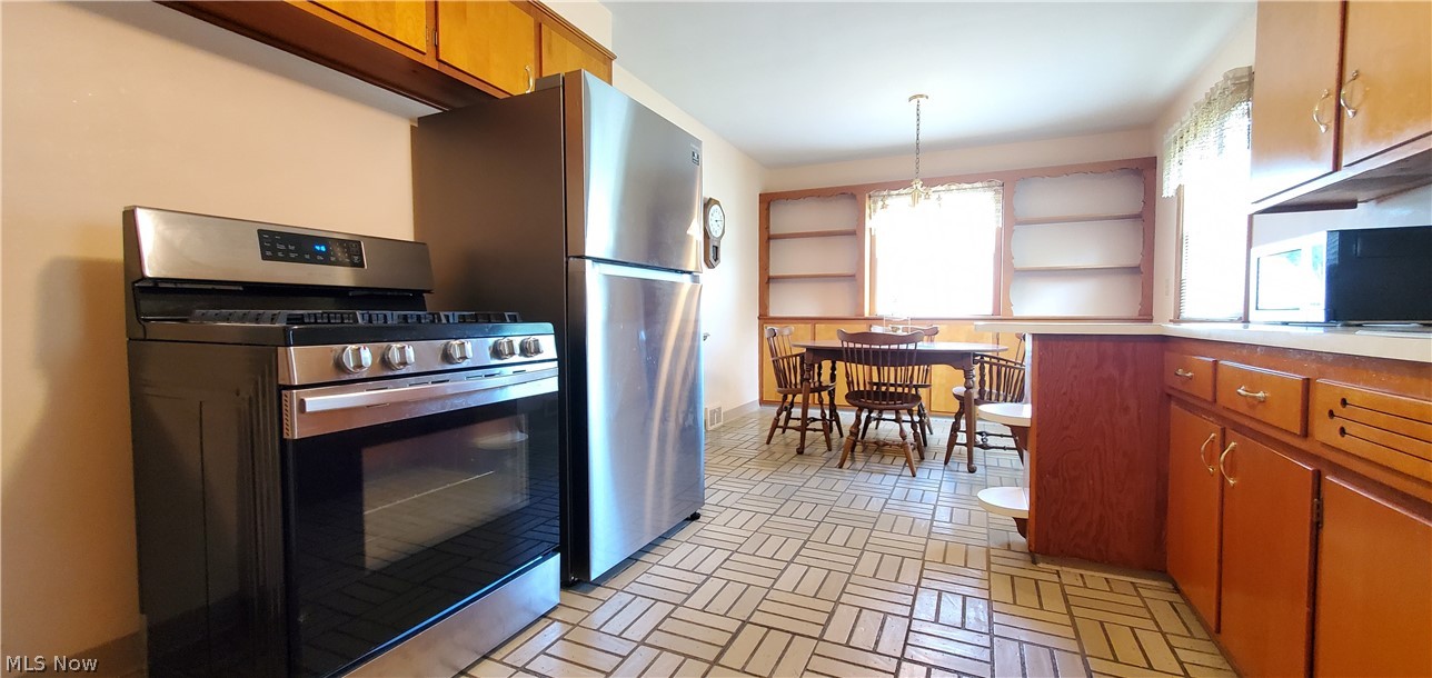 Chardon Estates 03/Frank Berzins - Residential