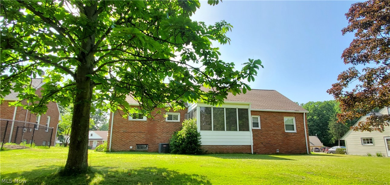 Chardon Estates 03/Frank Berzins - Residential