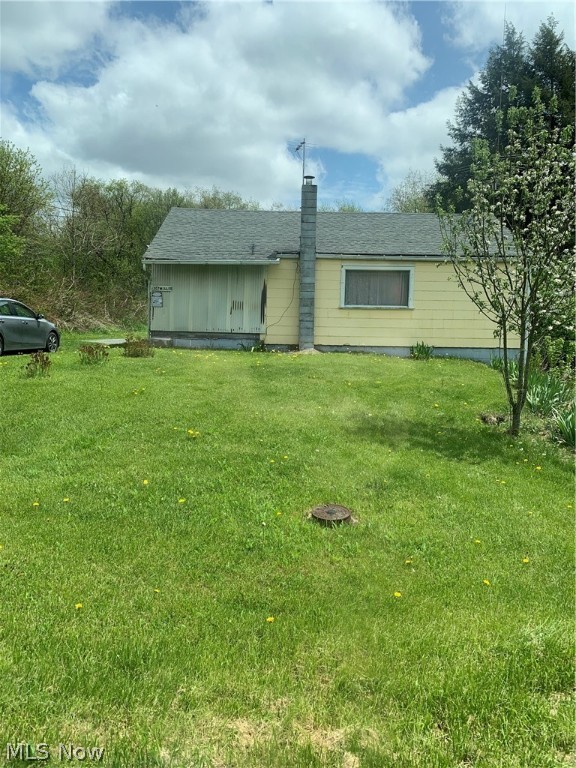 A COZY 2 BEDROOM HOME ON 1.8 ACRES IN NEED OF SOME TLC. HOME HAS SECURITY CAMERAS ON PROPERTY. 200 AMP SERVICE. JB GREEN TEAM ASSESSMENT. HOME SOLD 'AS IS".