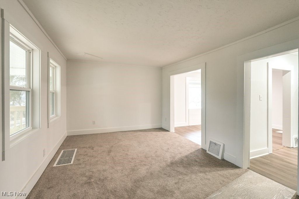 Photo of 1122 Sawyer Avenue, Akron, OH 44310 (MLS # 5182284)